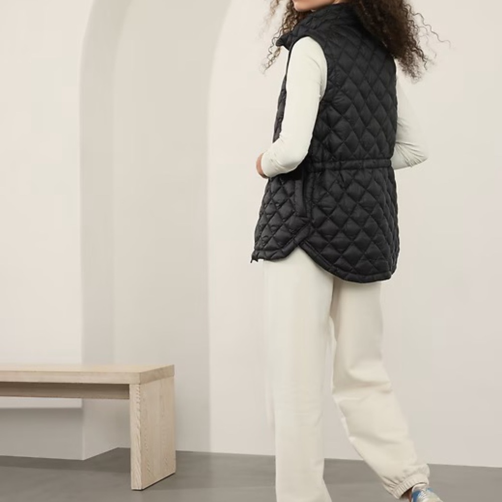 Athleta Whisper Featherless Puffer Vest, small NWT - Picture 3 of 6